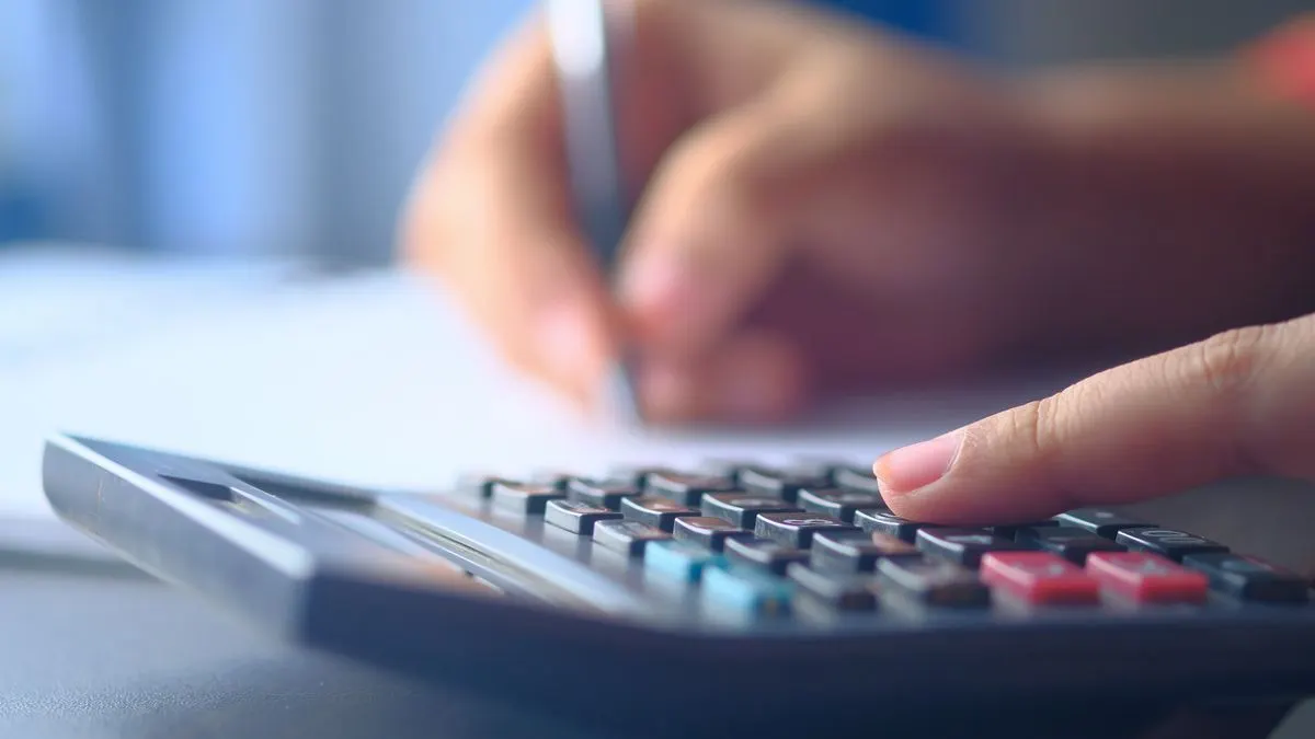 Calculating the cost of a payday loan in Canada with a calculator